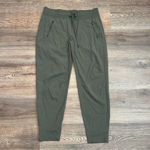 Athleta Trekkie North Jogger Size 10 Olive Green Hiking Travel Pants Lightweight